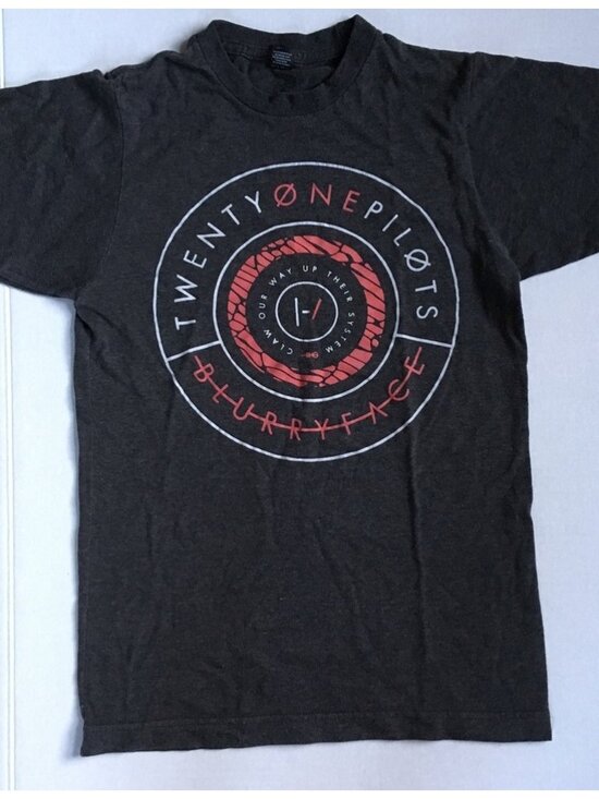 Tops - T-Shirt